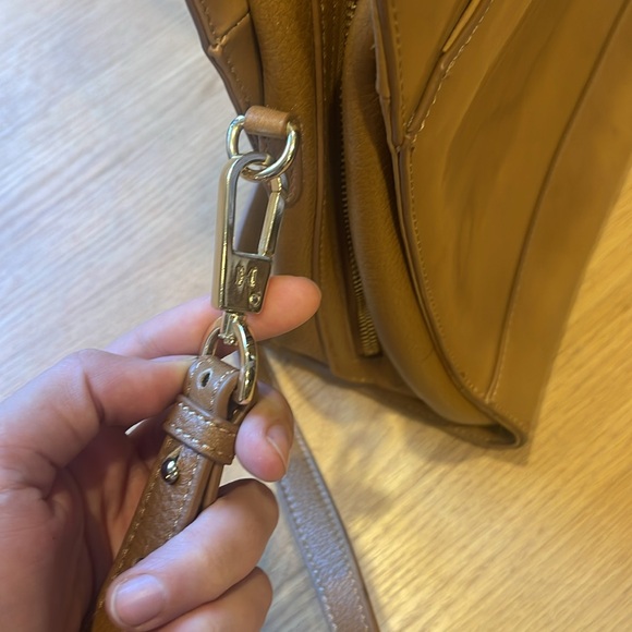 Halston Heritage large tan top handle bag with gold hardware - Picture 4 of 6